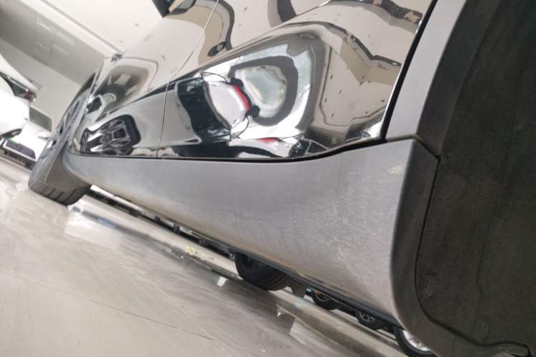 Used Tesla Model Y 2023 Rear-Wheel-Drive Version Left Side Sill