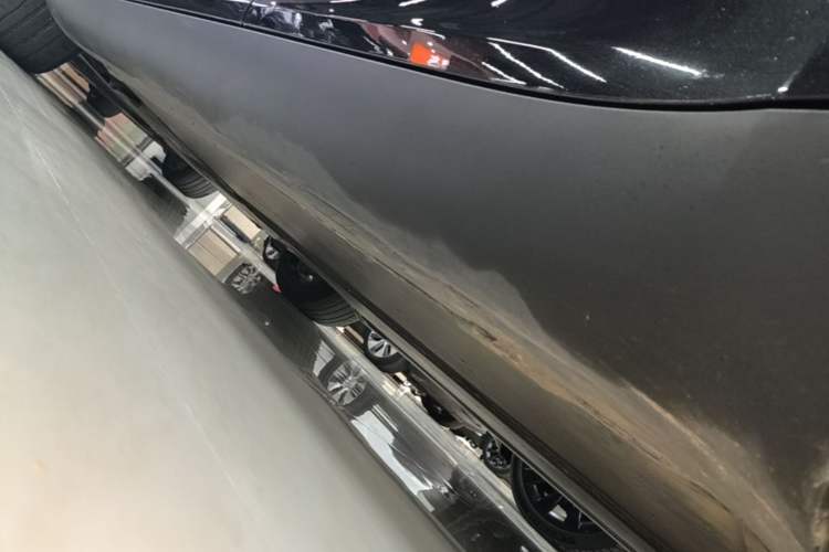 Used Tesla Model Y 2023 Long-Range All-Wheel-Drive Version Left Side Sill
