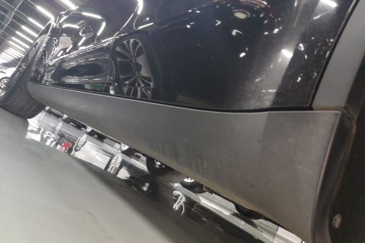 Used Tesla Model Y 2023 Rear-Wheel-Drive Version Left Side Sill