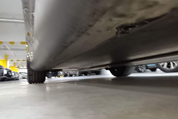 Used Tesla Model Y 2023 Rear-Wheel-Drive Version Left Side Sill