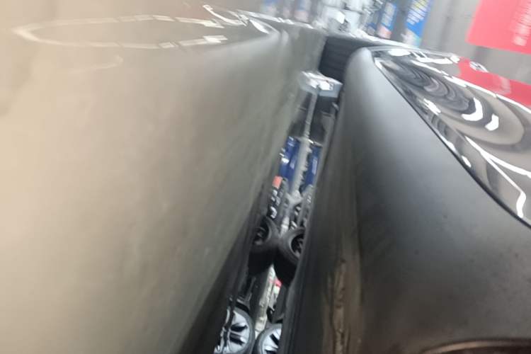 Used Tesla Model Y 2023 Rear-Wheel-Drive Version Left Side Sill