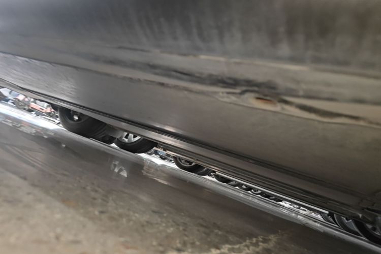 Used Tesla Model Y 2023 Rear-Wheel-Drive Version Left Side Sill