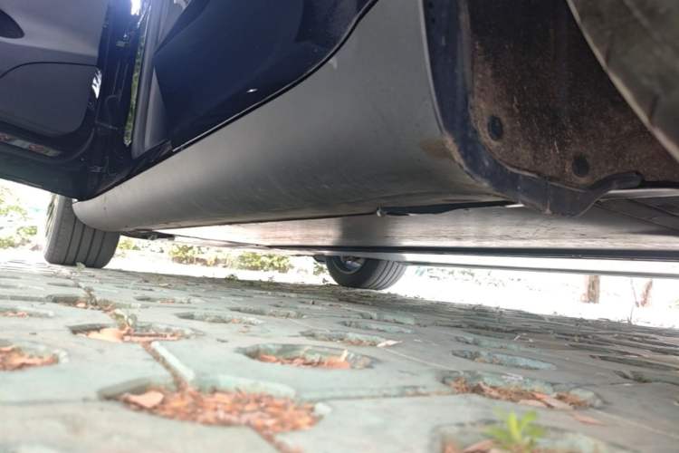 Used Tesla Model Y 2023 Rear-Wheel-Drive Version Left Side Sill