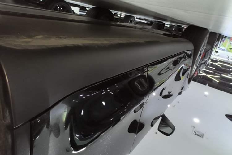 Used Tesla Model Y 2023 Long-Range All-Wheel-Drive Version Left Side Sill