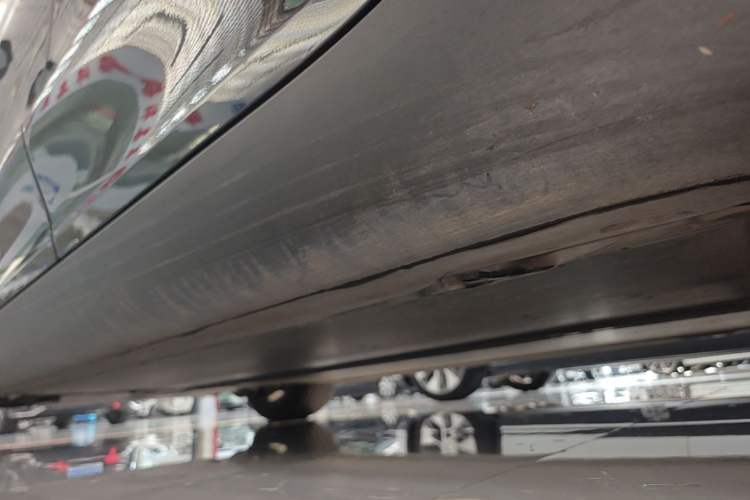 Used Tesla Model Y 2023 Rear-Wheel-Drive Version Left Side Sill