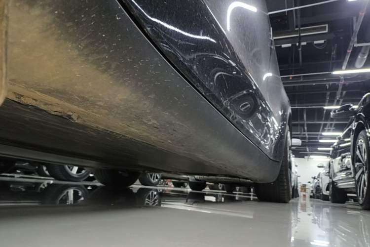 Used Tesla Model Y 2023 Rear-Wheel-Drive Version Left Side Sill