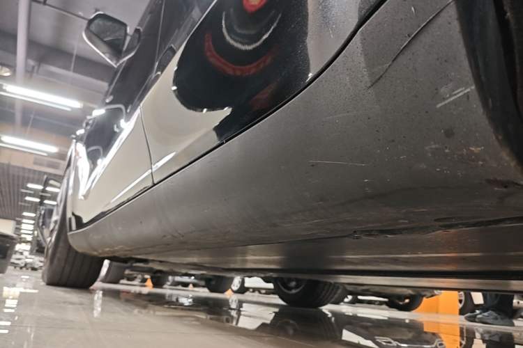 Used Tesla Model Y 2023 Rear-Wheel-Drive Version Left Side Sill