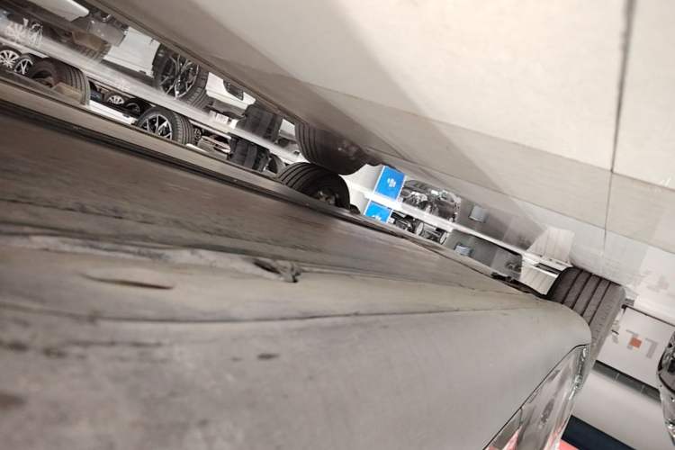 Used Tesla Model Y 2023 Rear-Wheel-Drive Version Left Side Sill