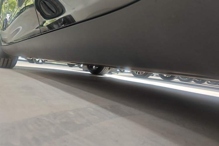 Used Tesla Model Y 2023 Rear-Wheel-Drive Version Left Side Sill