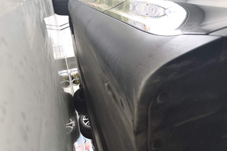 Used Tesla Model Y 2023 Rear-Wheel-Drive Version Left Side Sill
