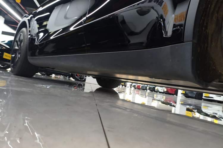 Used Tesla Model Y 2023 Rear-Wheel-Drive Version Left Side Sill