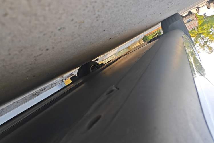 Used Tesla Model Y 2023 Rear-Wheel-Drive Version Left Side Sill