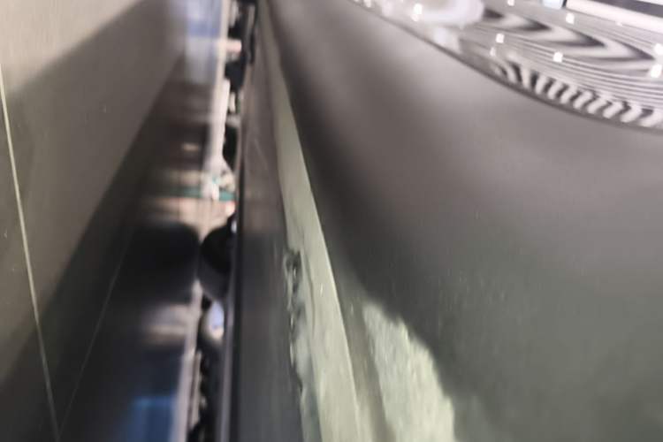Used Tesla Model Y 2023 Rear-Wheel-Drive Version Left Side Sill