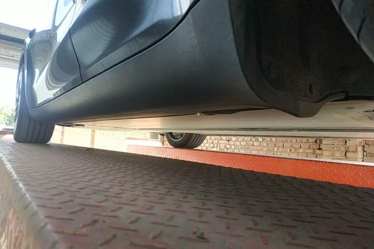 Used Tesla Model Y 2023 Rear-Wheel-Drive Version Left Side Sill