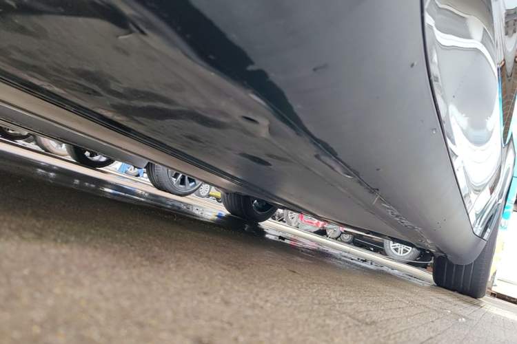Used Tesla Model Y 2023 Rear-Wheel-Drive Version Left Side Sill