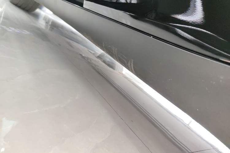 Used Tesla Model Y 2023 Rear-Wheel-Drive Version Left Side Sill