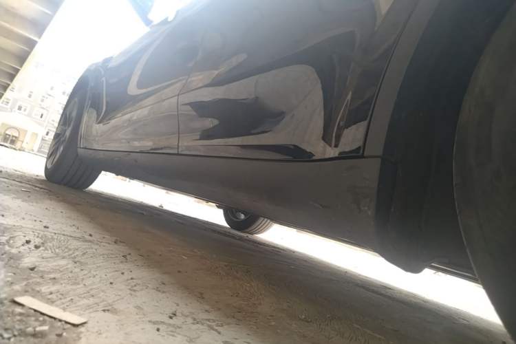 Used Tesla Model Y 2023 Rear-Wheel-Drive Version Left Side Sill