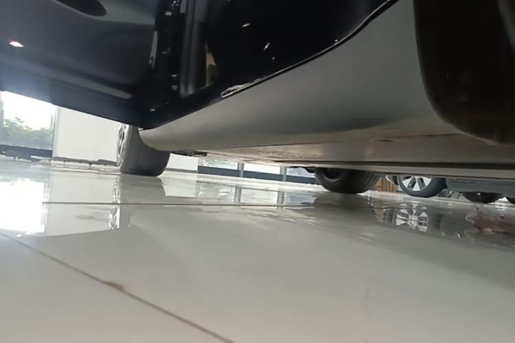 Used Tesla Model Y 2023 Rear-Wheel-Drive Version Left Side Sill