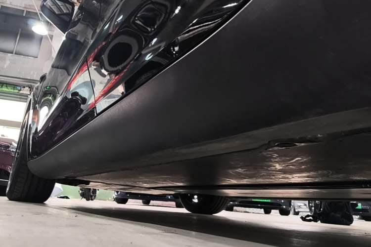 Used Tesla Model Y 2023 Long-Range All-Wheel-Drive Version Left Side Sill