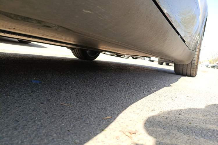 Used Tesla Model Y 2023 Rear-Wheel-Drive Version Left Side Sill