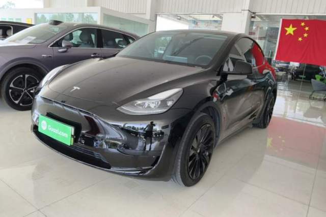 Używany Tesla Model Y 2023 Rear-Wheel-Drive Version
