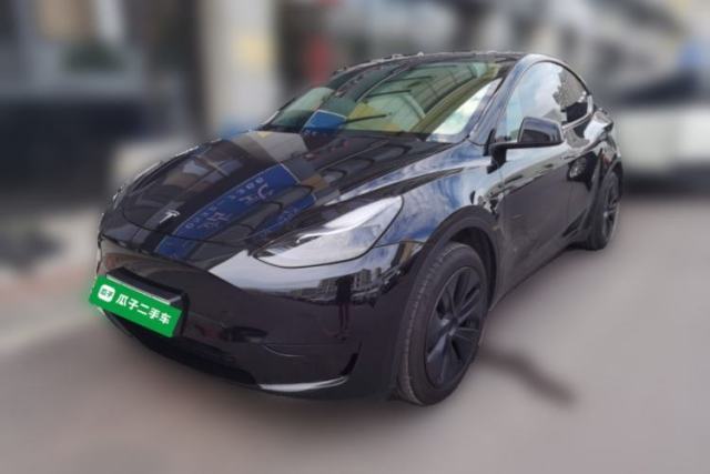 Tesla Model Y 2023 Rear-Wheel-Drive Version مستعملة