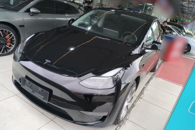 Used Tesla Model Y 2023 Long-Range All-Wheel-Drive Version