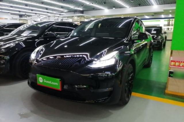 Used Tesla Model Y 2023 Long-Range All-Wheel-Drive Version