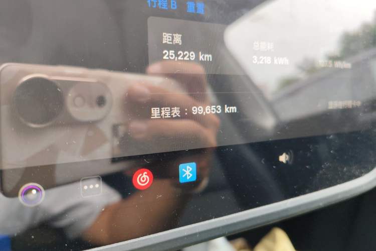 Used Tesla Model Y 2023 Rear-Wheel-Drive Version Odometer Close Up