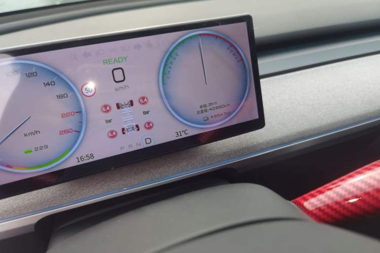 Used Tesla Model Y 2023 Rear-Wheel-Drive Version Odometer Close Up