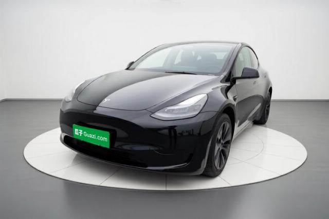 Tesla Model Y 2023 Rear-Wheel-Drive Version مستعملة