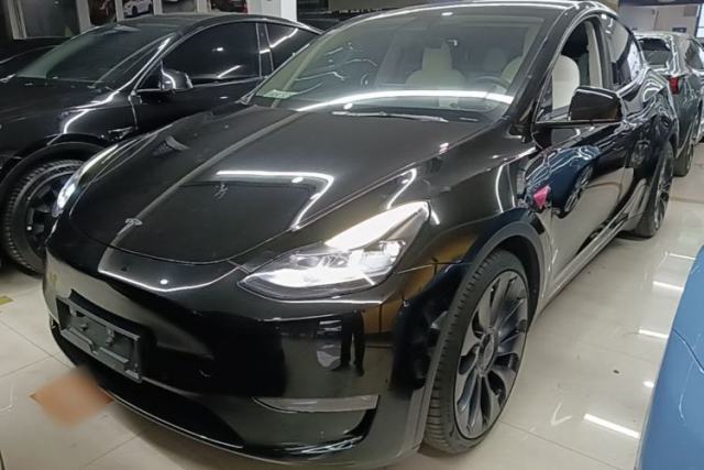 Used Tesla Model Y 2023 High-Performance All-Wheel-Drive Version