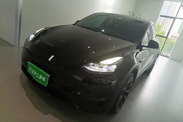 Used Tesla Model Y 2023 Long-Range All-Wheel-Drive Version