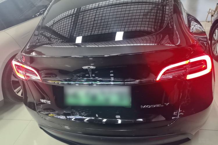 Used Tesla Model Y 2023 Long-Range All-Wheel-Drive Version Rear