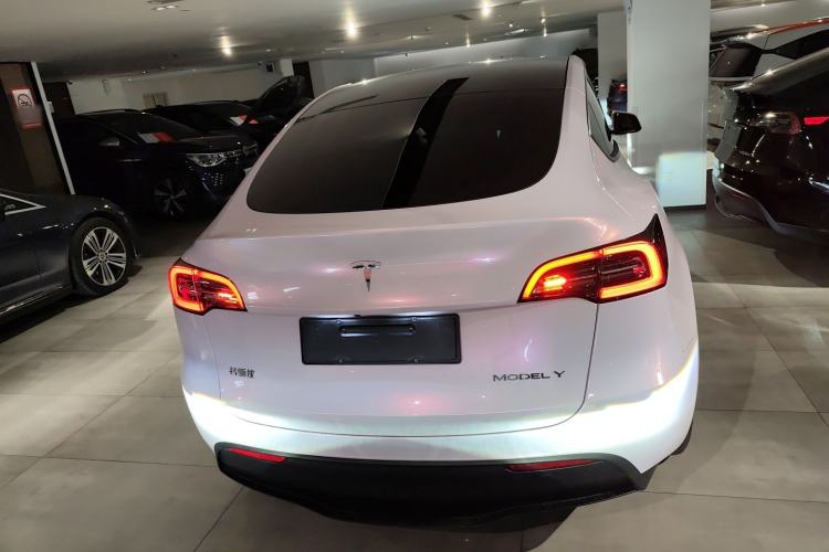 Used Tesla Model Y 2023 Long-Range All-Wheel-Drive Version Rear