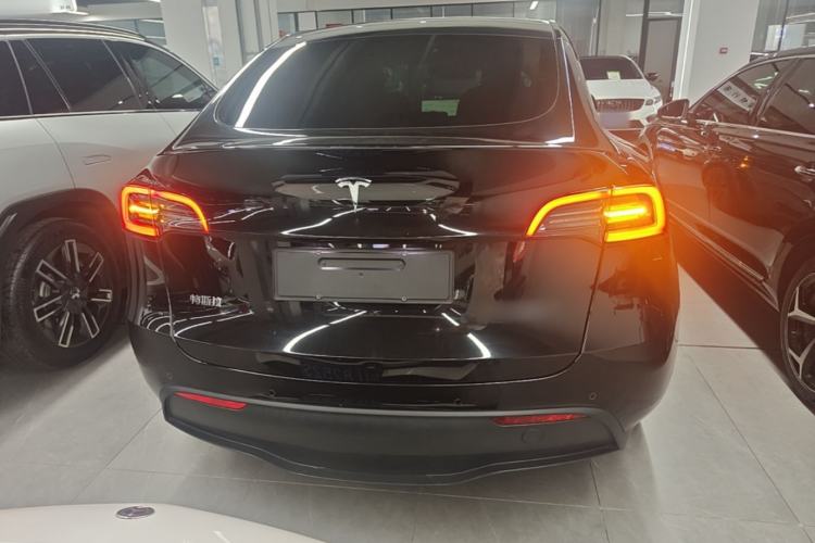 Used Tesla Model Y 2023 Long-Range All-Wheel-Drive Version Rear