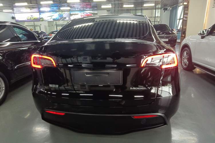 Used Tesla Model Y 2023 Long-Range All-Wheel-Drive Version Rear