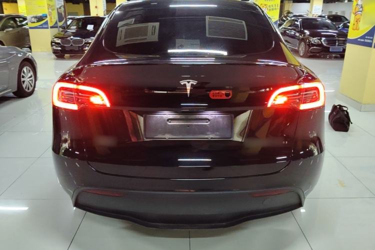 Used Tesla Model Y 2023 Long-Range All-Wheel-Drive Version Rear