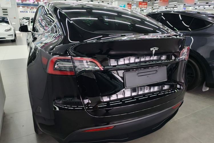 Used Tesla Model Y 2023 Long-Range All-Wheel-Drive Version Rear Left 45 Deg