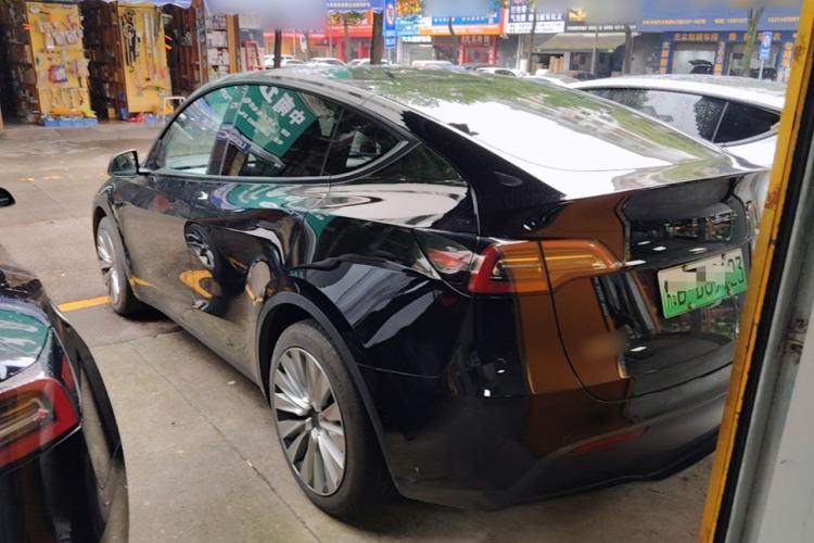 Used Tesla Model Y 2023 Rear-Wheel-Drive Version Rear Left 45 Deg