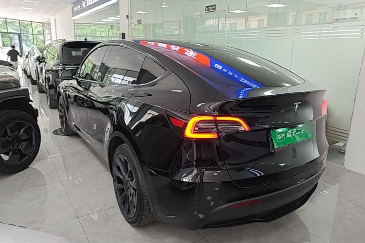 Used Tesla Model Y 2023 Rear-Wheel-Drive Version Rear Left 45 Deg
