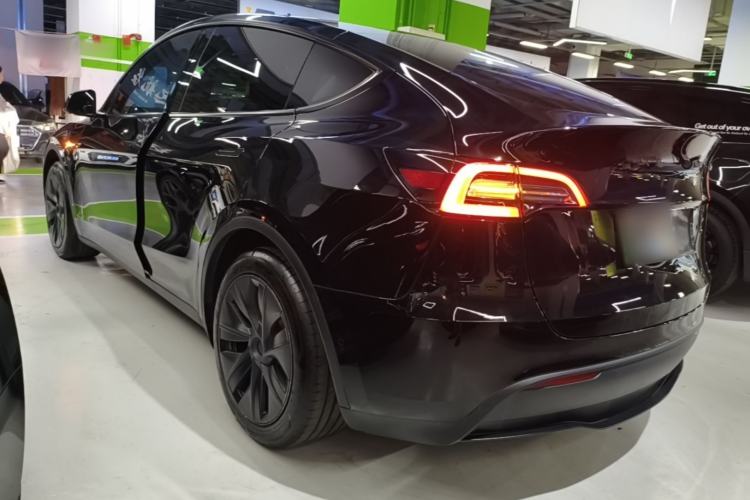 Used Tesla Model Y 2023 Rear-Wheel-Drive Version Rear Left 45 Deg