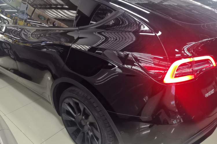 Used Tesla Model Y 2023 Long-Range All-Wheel-Drive Version Rear Left 45 Deg