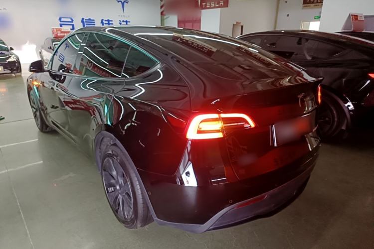 Used Tesla Model Y 2023 Rear-Wheel-Drive Version Rear Left 45 Deg