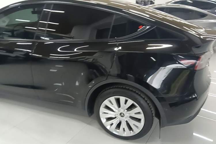 Used Tesla Model Y 2023 Long-Range All-Wheel-Drive Version Rear Left 45 Deg