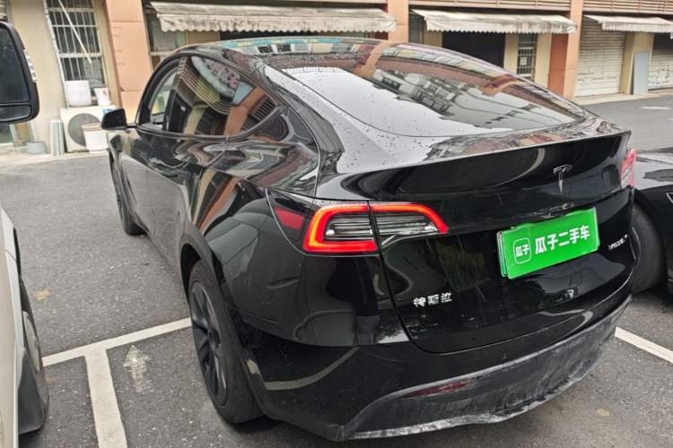 Used Tesla Model Y 2023 Rear-Wheel-Drive Version Rear Left 45 Deg
