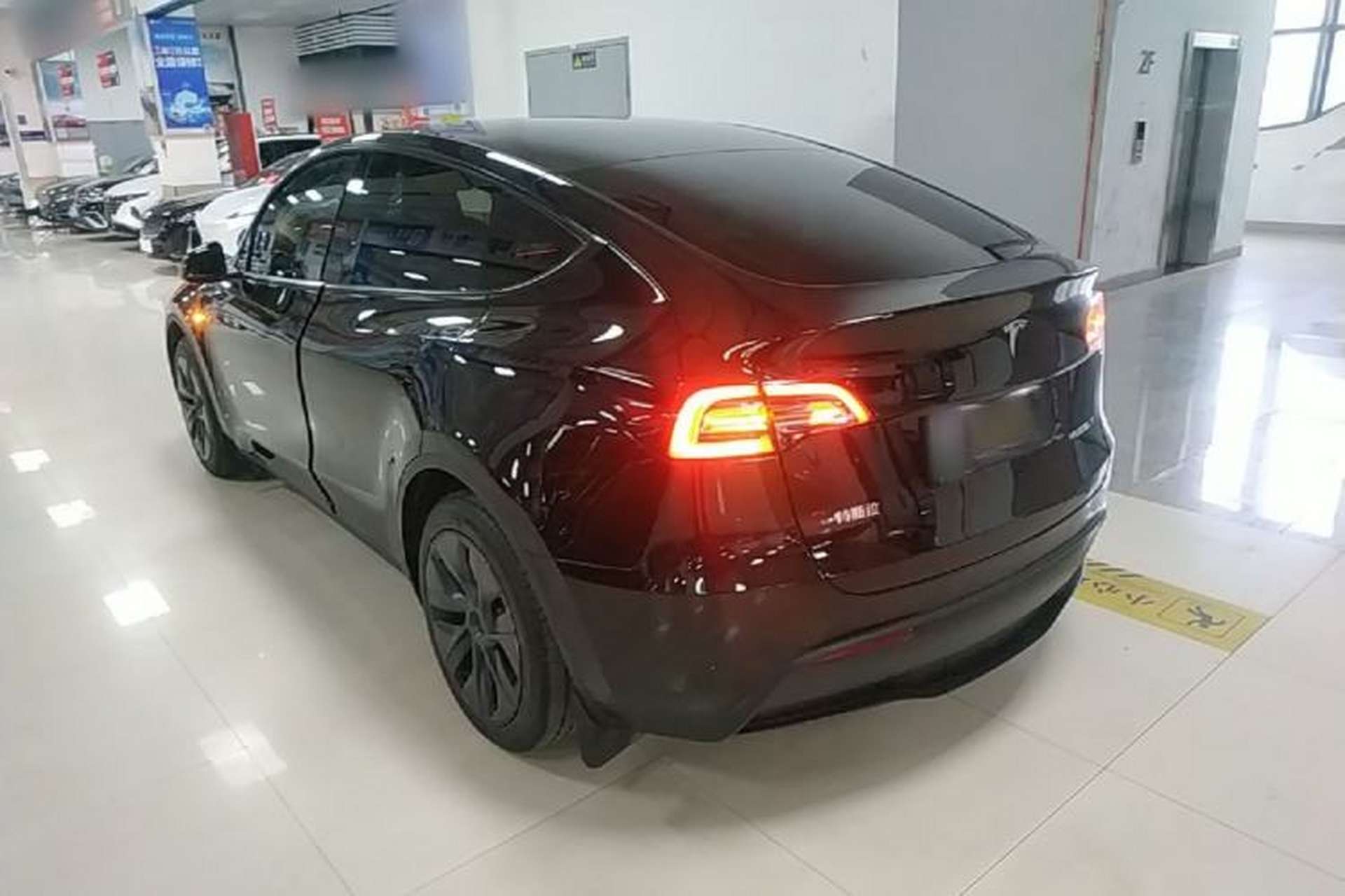 Used Tesla Model Y 2023 Rear-Wheel-Drive Version Rear Left 45 Deg
