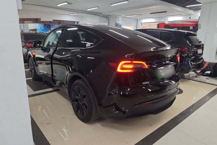 Used Tesla Model Y 2023 Rear-Wheel-Drive Version Rear Left 45 Deg