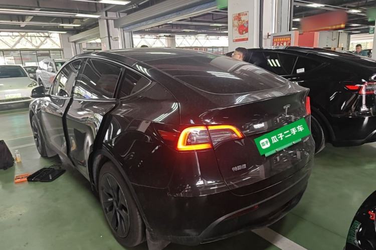 Used Tesla Model Y 2023 Rear-Wheel-Drive Version Rear Left 45 Deg