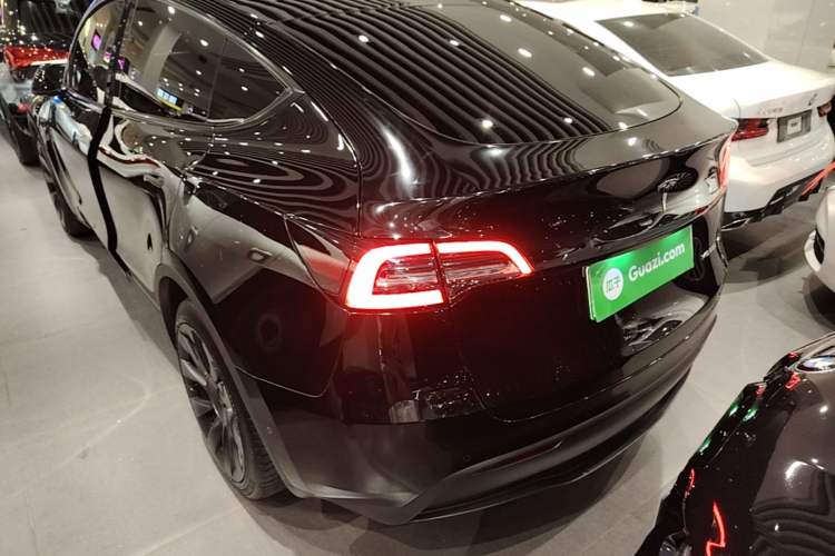 Used Tesla Model Y 2023 Long-Range All-Wheel-Drive Version Rear Left 45 Deg